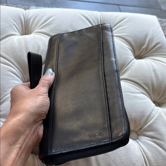 Tumi Black Leather Clutch - Picture 1 of 6